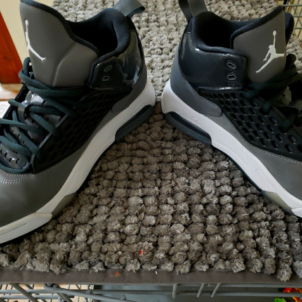 Youth Jordan's